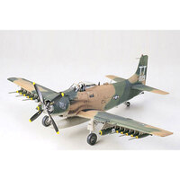 TAMIYA A-1J SKYRAIDER U. S. AIR FORCE