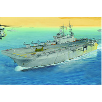 HobbyBoss 1/700 Wasp LHD-1 Plastic Model Kit [83402]